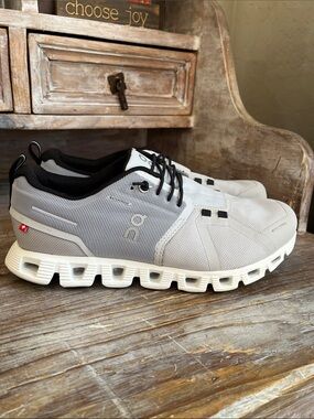 🤍 On Cloud 5 Running Shoes Waterproof Size 9 Glacier / White Grey